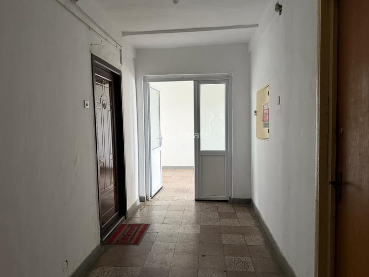 Garsoniera Titan Prima Inchiriere 32 Mp Bloc Reabilitat 6 Min Metrou 11 Min IOR - 23