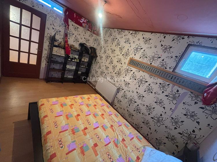 Casa de vanzare cu 4 camere (P+M) in zona Cartier 23 August-Hala Laminor - 8