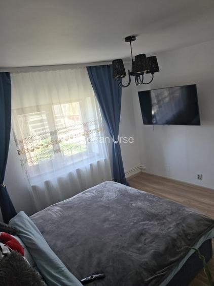 Casa de vanzare 3 camere - 4