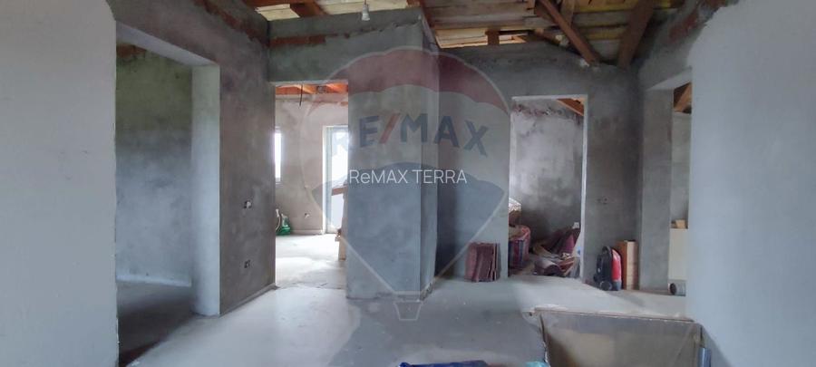 CASĂ DE VÂNZARE în Tăuții Măgherăus - 8