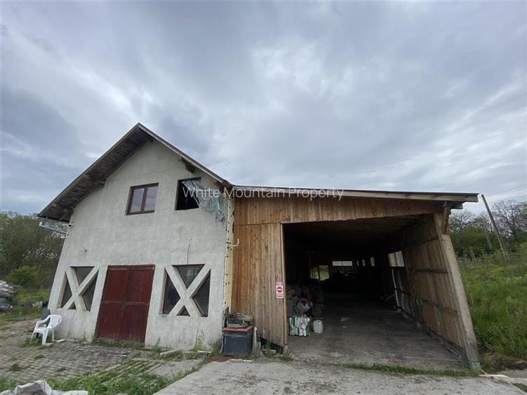 Oportunitate investitie | Teren 10 000 mp cu constructie de 530 mp la 10 km de V - 15