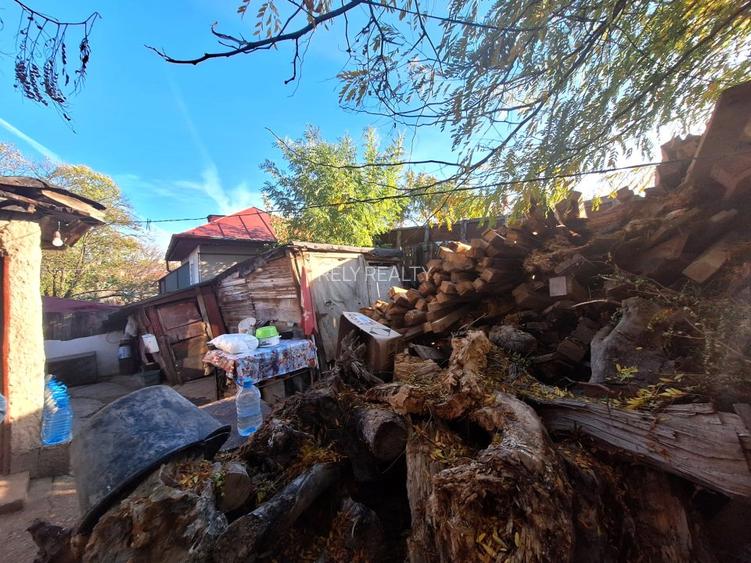 Teren zona Petricani / 122 mp / casa demolabila / D: 11.08 m / comision 0% - 7