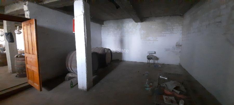 De vânzare ocazie investiție fostă cramă 2000p teren, 448 mp construcție,  - 10