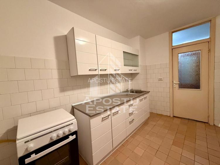 Apartament cu 3 camere, centrala proprie, zona Soarelui - 8