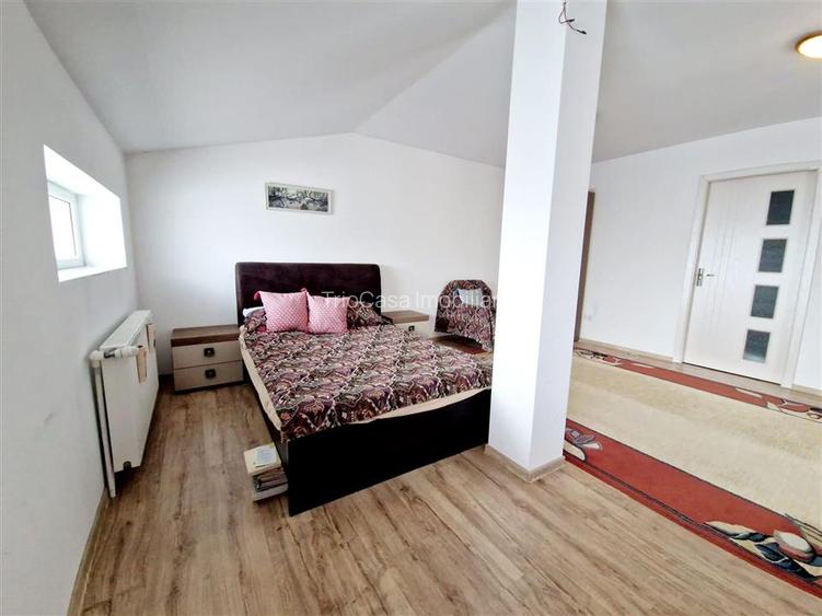 CASA DE VANZARE CRAIOVA,  5 camere ,str. T. Vladimirescu , teren - 200 mp - 28