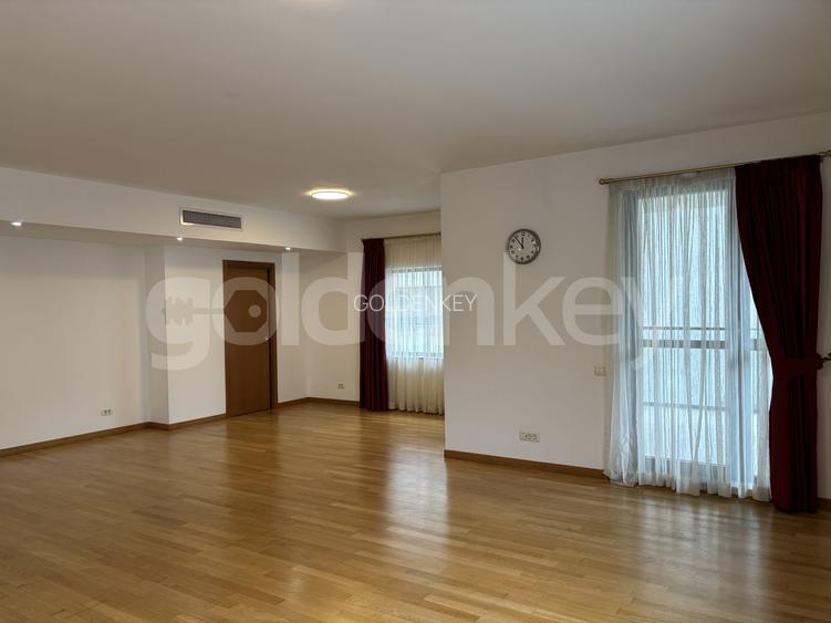Apartament cu 4 camere in complex rezidential - 2