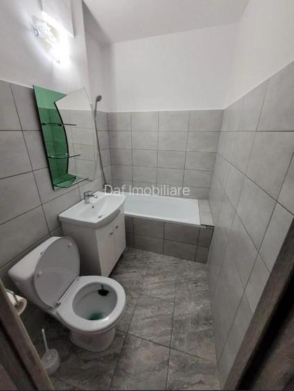 59000 euro-Garsoniera decomandata -bloc mixt reabiltat -2 min metrou - 2