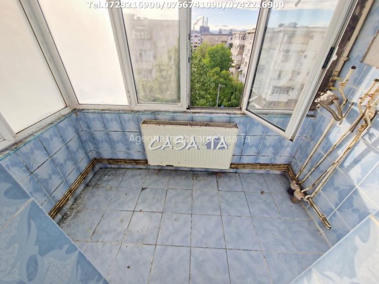 Apartament 3 camere ,situat in Rovinari, Str. 22 Decembrie 1989 - 11