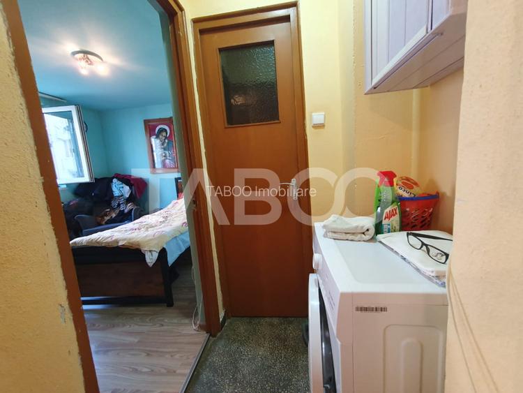 Apartament de vanzare 2 camere semidecomandat zona 13 Decembrie - 5