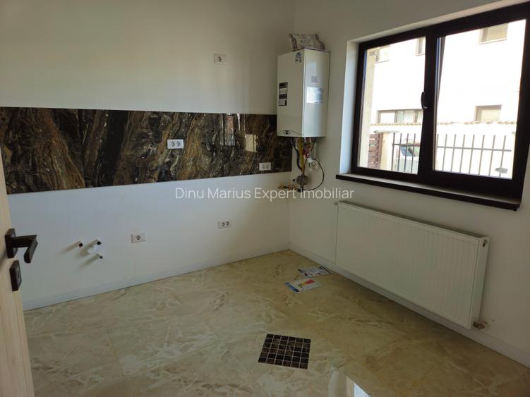 vila 4 camere si mansarda,str GHIDIGENI,incalzir pardoseala,comision 0 - 8