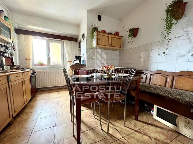 Apartament cu 4 camere, centrala proprie, zona Aradului - 9