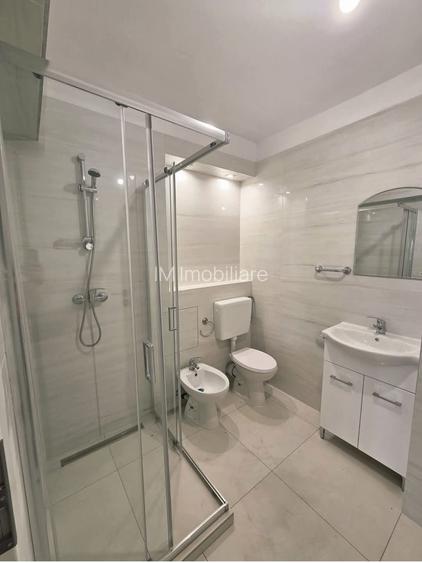 Modern- 5 camere- deosebit - 3 bai- renovat integral - 13