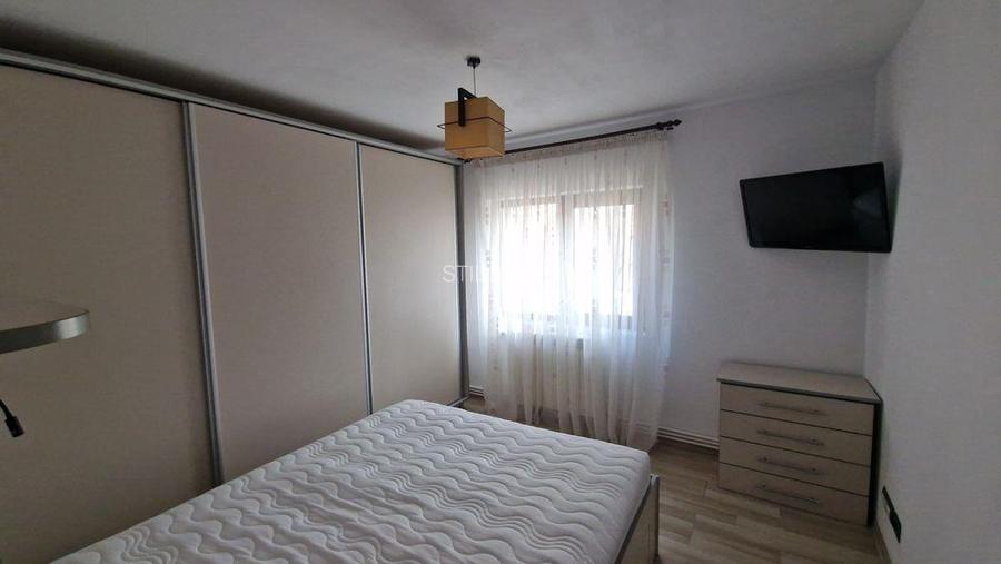 Apartament cu 2 camere - zona C.U.G. - 430E - 4