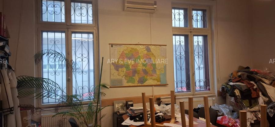 Noblețe Arhitecturală și Oază Verde: O Moștenire Vie cu Grădină Privată - 5