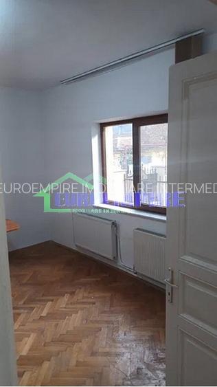 Casa 3 camere de inchiriat zona centrala ,partial mobilat,gaze - 2