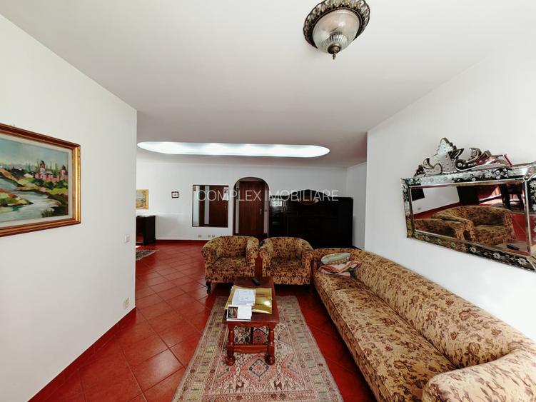 Fundeni | Str.Cuprului | Apartament in vila la etajul2  | curte comuna | parcare - 9