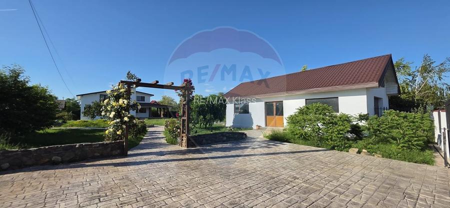 Proprietate deosebita in Darza de vanzare| Teren 1192 mp | Vila 303 mp - 2