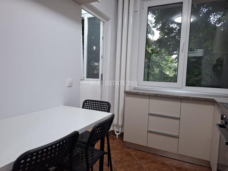 URGENT!, renovat complet, vedere spate, mobilat/utilat modern, liber - 13