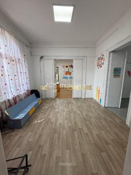 Casa de inchiriat | Vitan | 9 Camere | Spatiu Birouri | Curte - 8