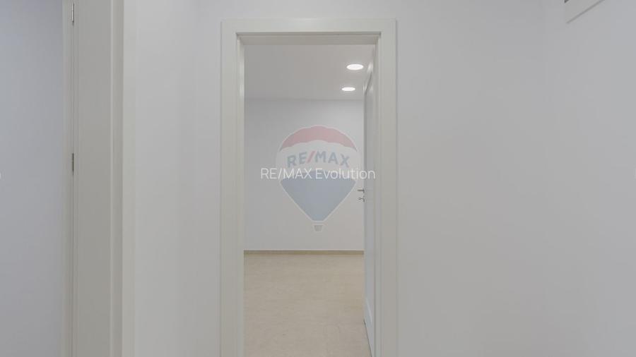 Clinica medicala-9 cabinete- URBAN PLAZA - bloc 15 parter! - 37