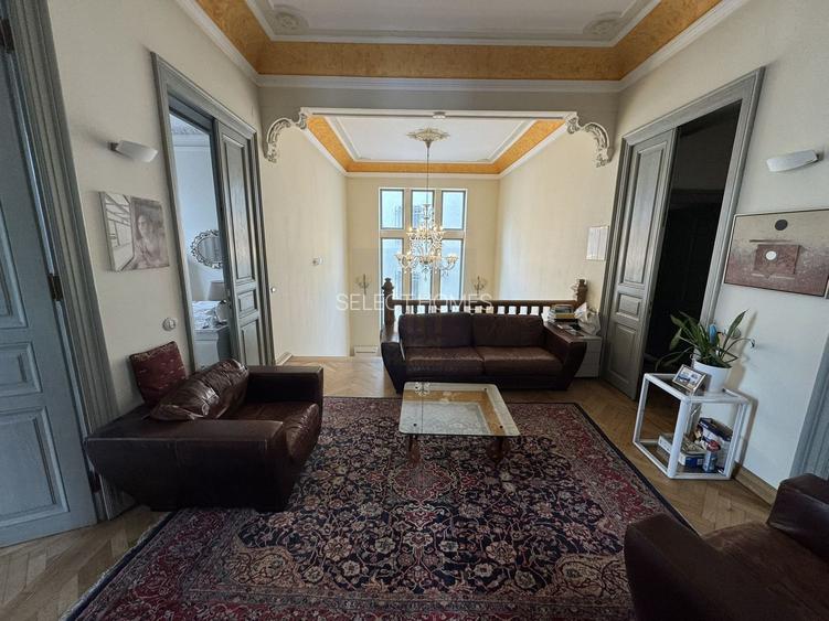 Vila istorica de vanzare in zona *Unirii* | 21 camere | curte, garaj - 32