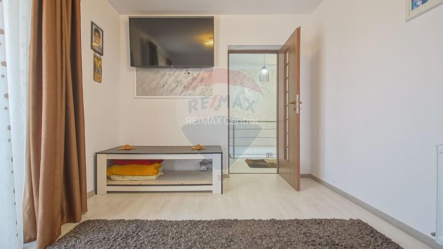 Comision zero, casa individuala + cabana A frame in Bod, la intrare - 24