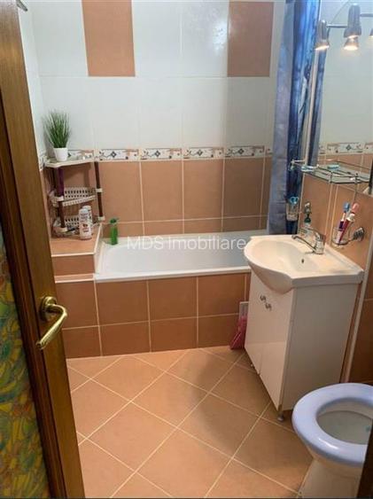 Decomandat, mobilat si utilat cu 2 bai si 2 balcoane la etajul 3 - 7