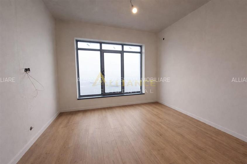 Casa individuala- 4 camere- placa de beton- 600m de STV - 5