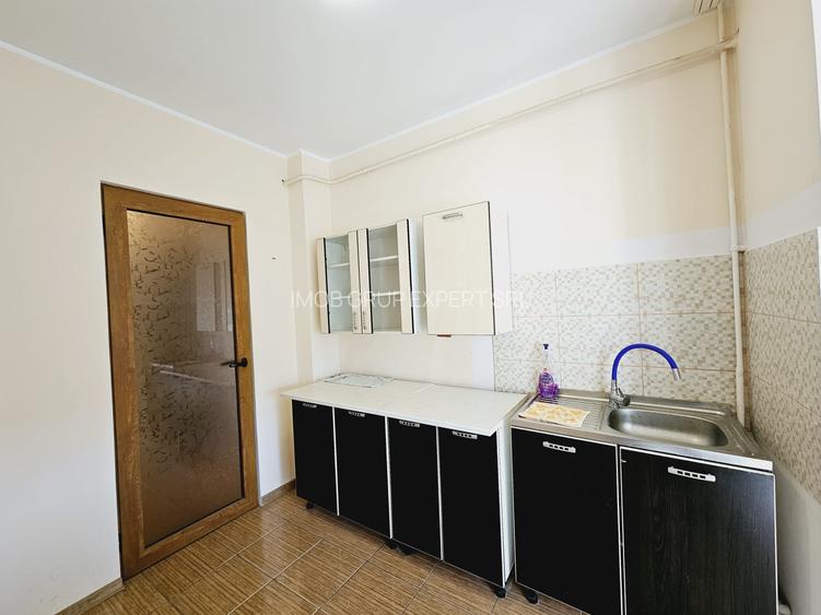 Tiglina 1, Bloc stradal, 3 camere Etajul 3, Balcon Generos - 6