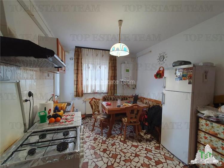 Investitie ultracentral - apartament 4 camere garaj boxa si curte Constanta - 6