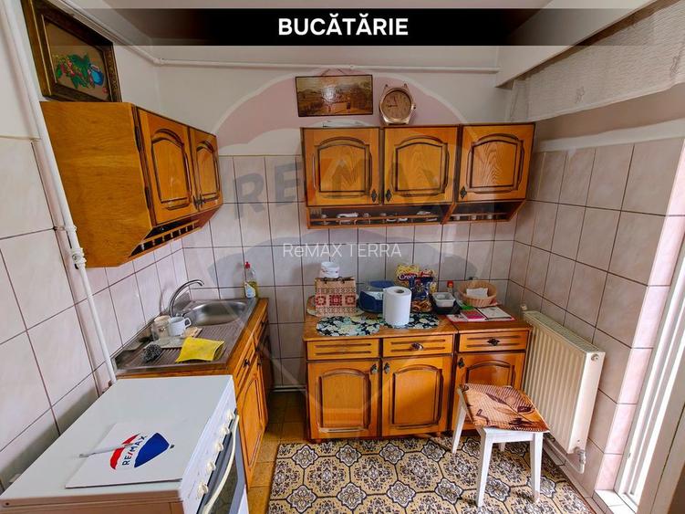 Apartament de vanzare cu 3 camere  Petru Rares Etaj 3 - 5