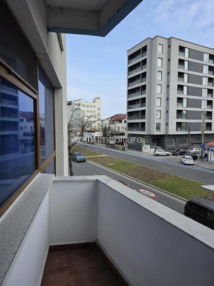 Bd. Mamaia – Delfinariu| 3 camere mobilat, utilat | 104 mp | Garaj subteran - 3