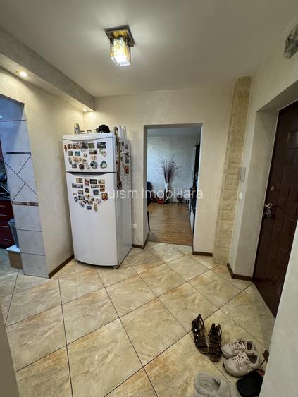 Apartament 3 camere, etaj 4/10, Marasesti  - 11