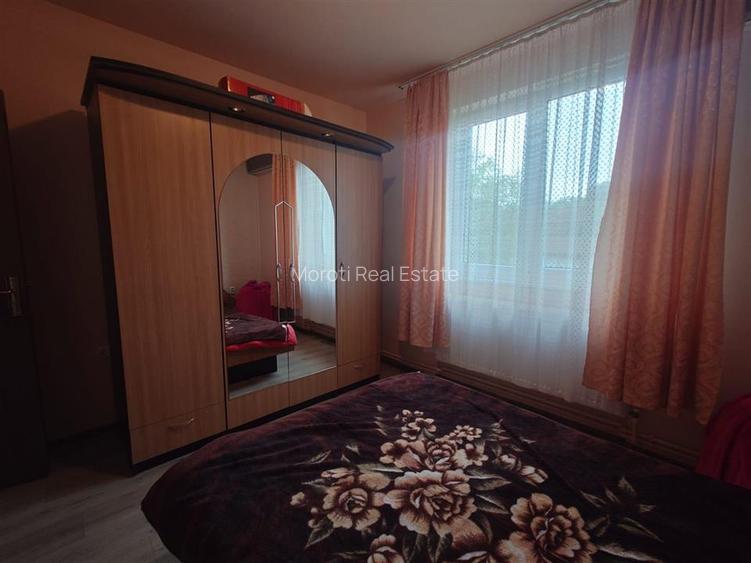 Apartament 3 camere Brad - 8