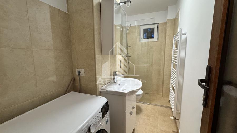 Apartament 3 camere , semidecomandat, zona Sagului