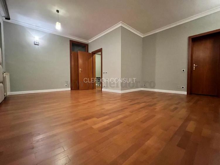 Iancu Nicolae - Vila INDIVIDUALA în apropiere de British School - 28