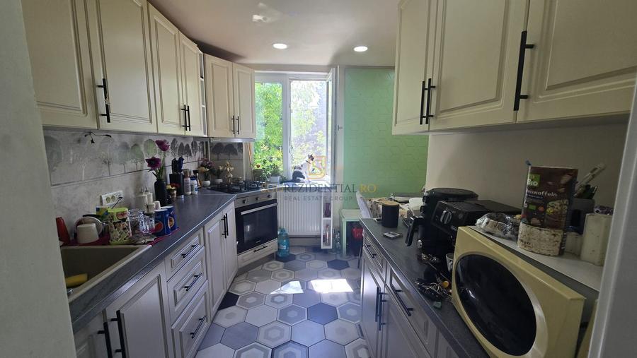 Apartament cu 4 camere de vanzare, Bd. C-tin Brancoveanu, Sector 4