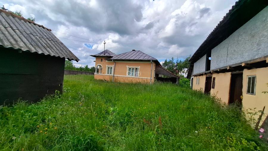 Casa Moraresti 3 camere și sau teren intravilan 9092 mp - 2