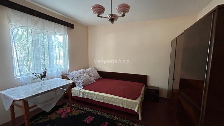 casa batraneasca cu teren mare - 6