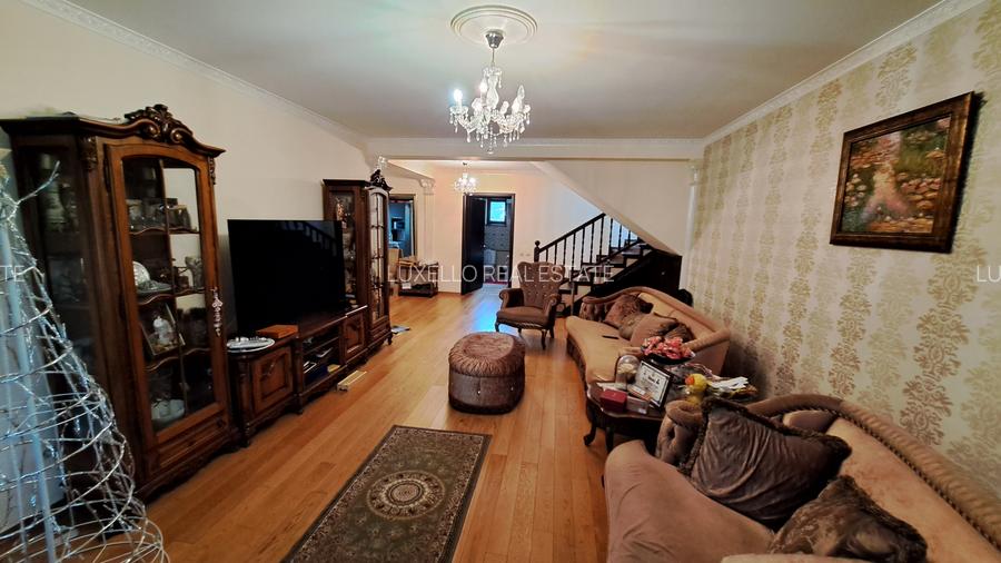 VILA INDIVIDUALA SUPERBA - CU TEREN GENEROS - AMPLASAMENT IDEAL - 23