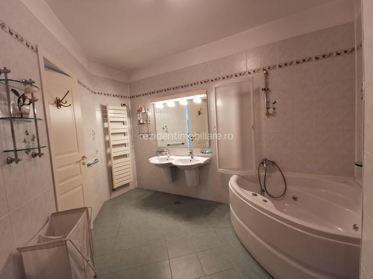 Vila superba cu piscina si gradina superba in Domnesti - 17