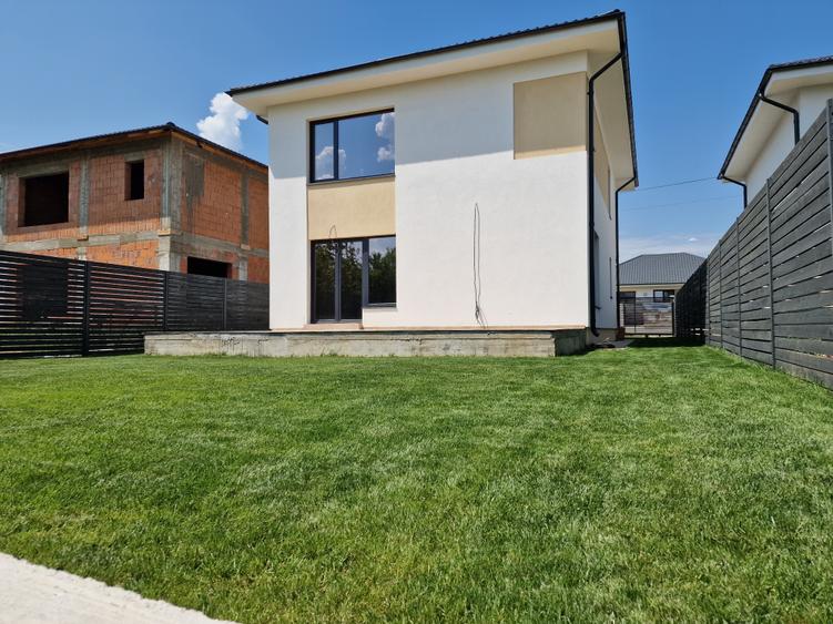Proprietar - Single 4 camere, curte mare pe sud