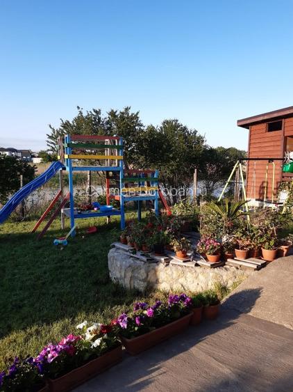 Casa / vila curte mare pe malul lacului - 5