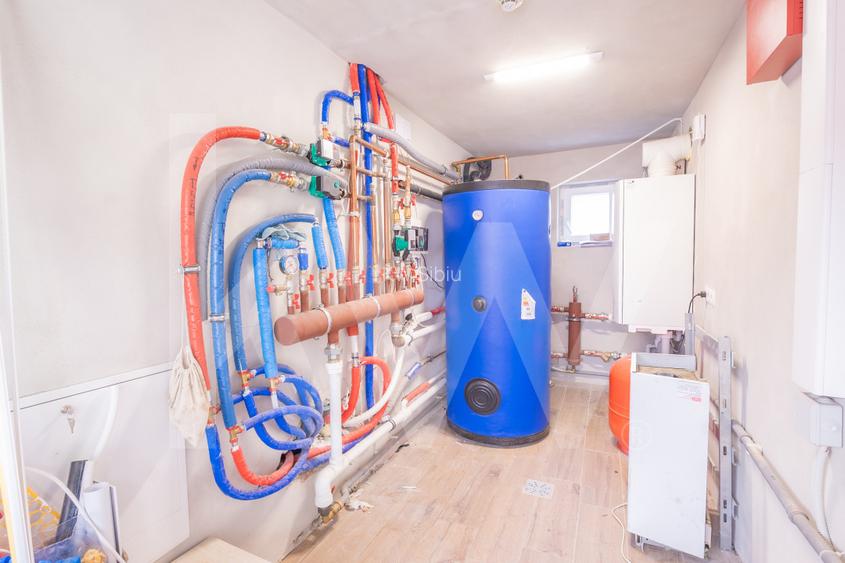 Cladire cu 15 camere si potential de pensiune in Ocna Sibiului - Investitie top - 22