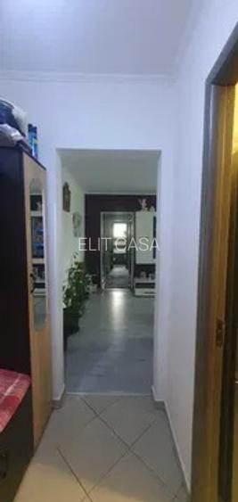 Apartament cu 3 camere, etajul 1/4, zona Dacia - 2