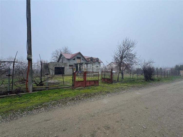 Casa Radulesti, an 1996 ,la rosu, 2.000 mp teren , 310 mp casa - 7