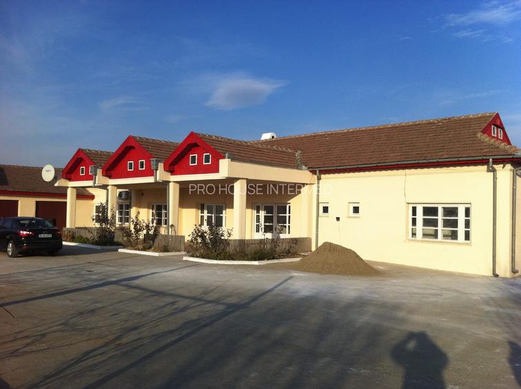 Ovidiu- teren intravilan cu constructii/ 4500mp /posibilitate parcelare - 4