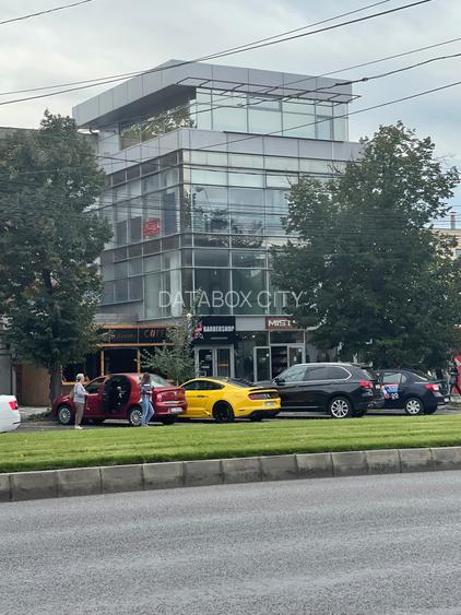 Proprietar, inchiriez spatiu comercial situat pe artera principala din Galati - 9