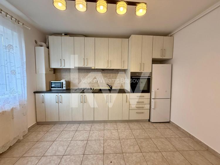 Studio spațios de închiriat | Balcon închis | Parcare privată - 4