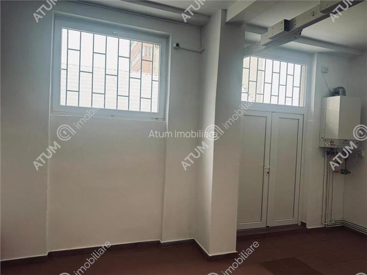 Spatiu comercial 100 mp utili 9 ml vitrina 2 intrari Valea Aurie Sibiu - 7